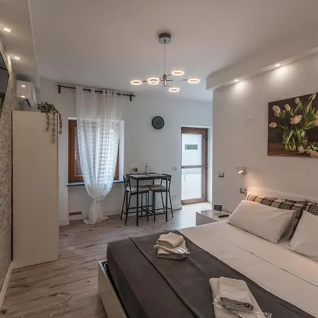 La Corte Di Silvia Centro Διαμέρισμα Sesto Calende